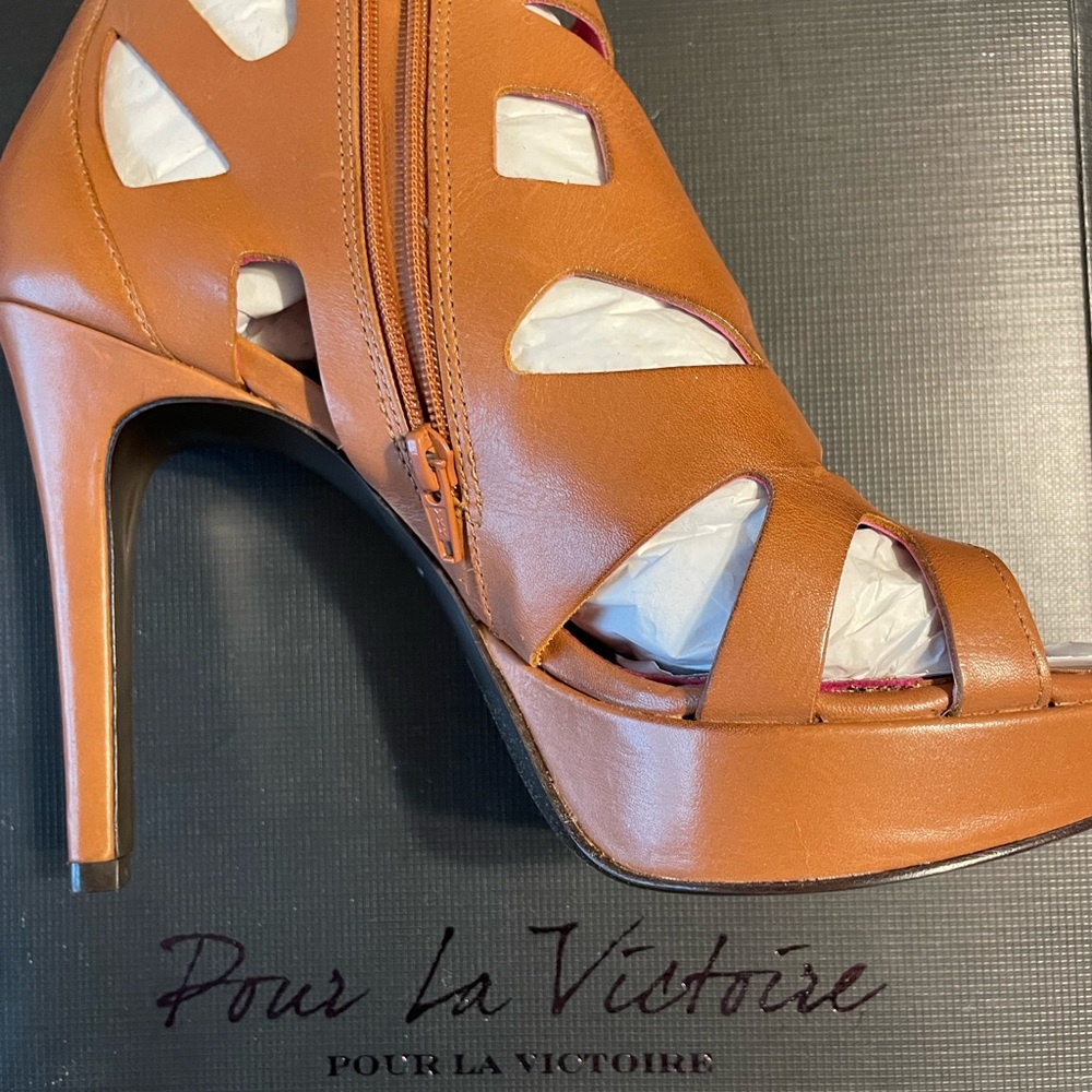 Pour La Victoire Bianca whiskey